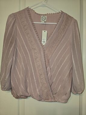 Francesca's Collections Dusty Mauve Lace Trim V-Neck Blouse